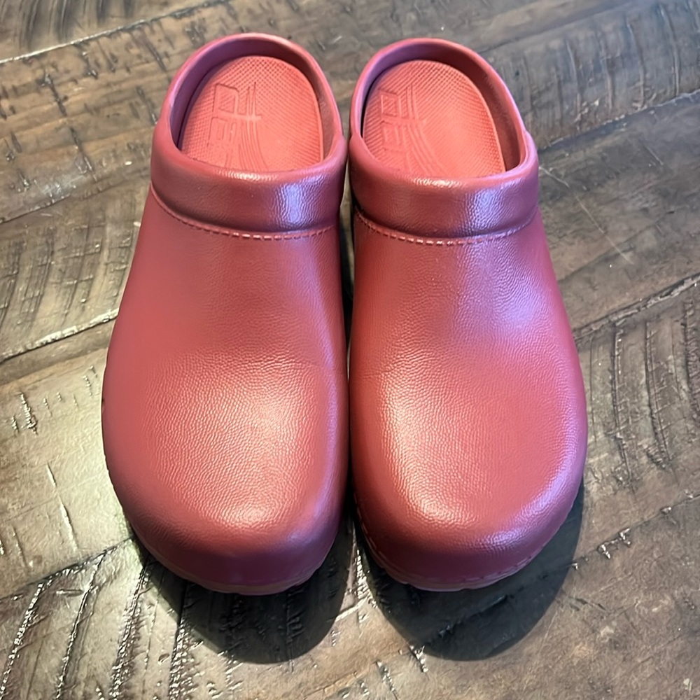 Dansko Cranberry Clog/ Mule worn once.